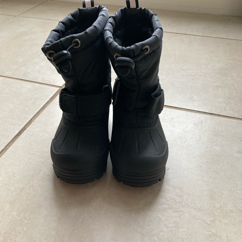 Never worn 3M baby snow boots